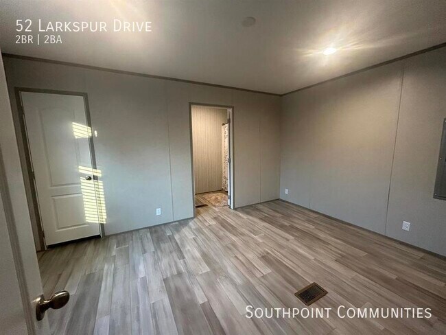 Building Photo - 52 Larkspur Dr