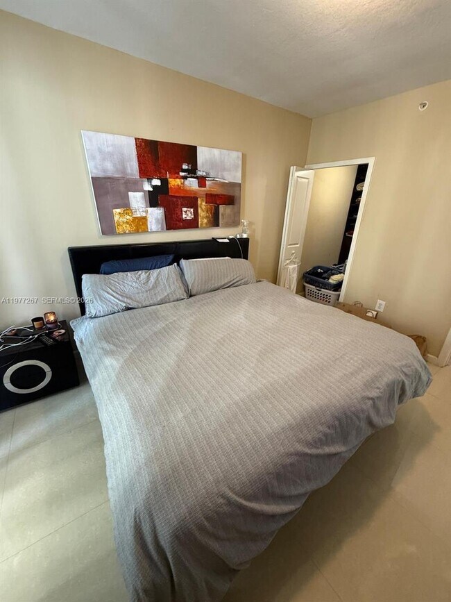 Building Photo - 170 SE 14th St