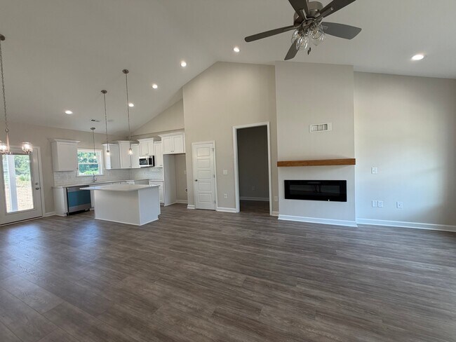 Foto del edificio - 407 Creeks Edge Dr