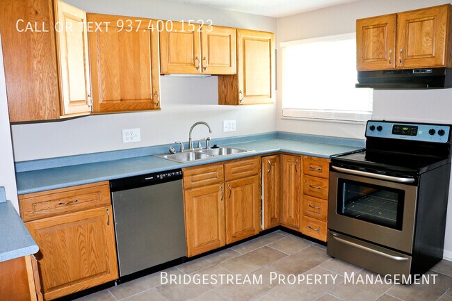 Building Photo - Beautiful 3 BR, 2 BA ranch home with 1 car...