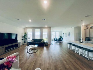 Building Photo - 2807 Gran Castillo Dr
