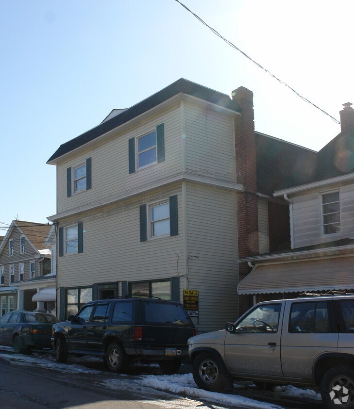 Foto del edificio - 830 N James St
