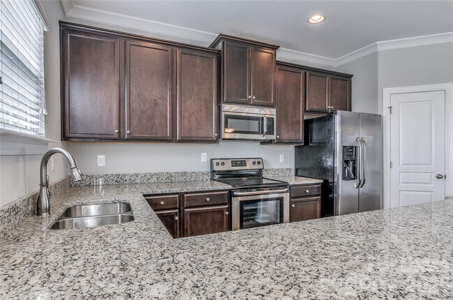 Foto del edificio - 359 Halton Crossing Dr SW