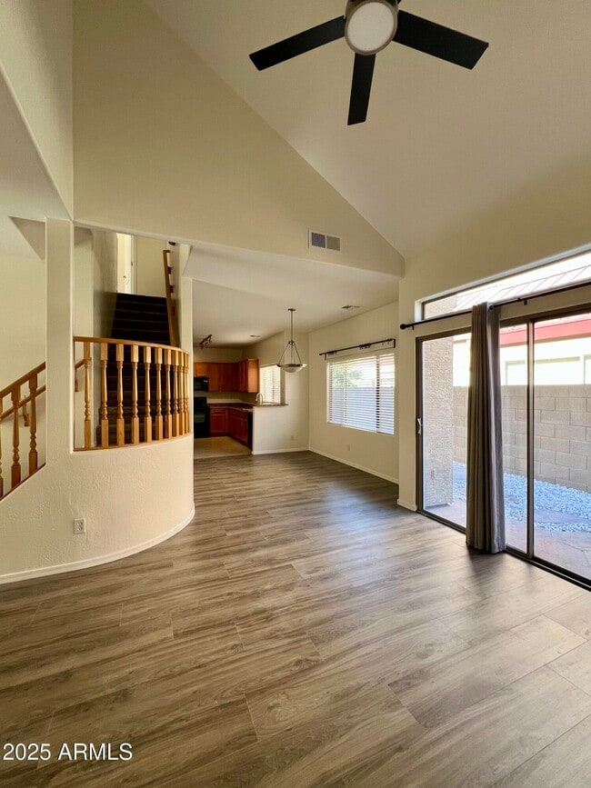 Building Photo - 1015 S Val Vista Dr