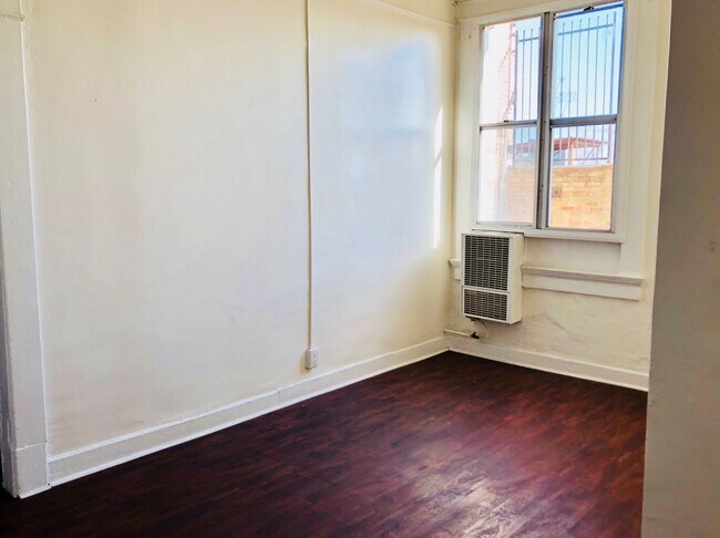 Foto del edificio - 1310 S Kenmore Ave