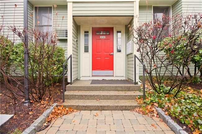 Building Photo - 388 S Main St