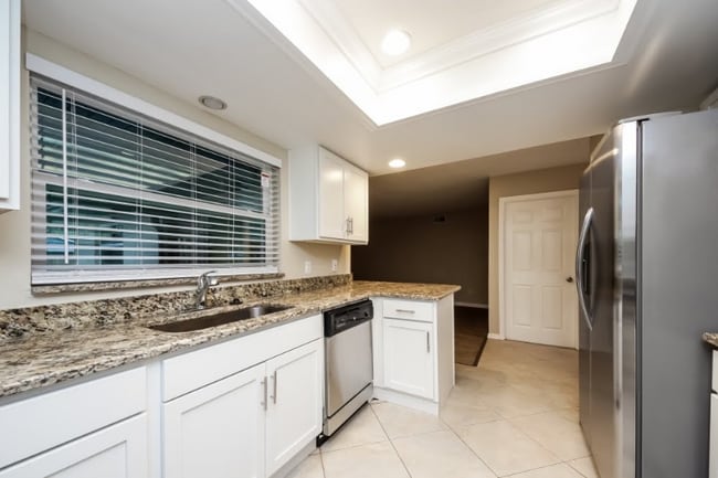 Foto del edificio - 8148 Caraway Dr