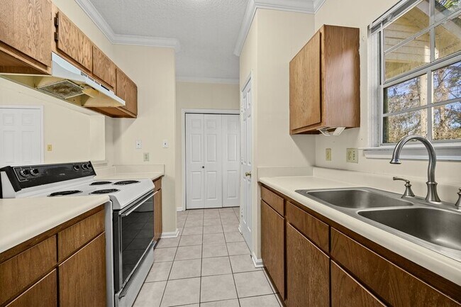 Foto del edificio - 5386 Rosedown Ct