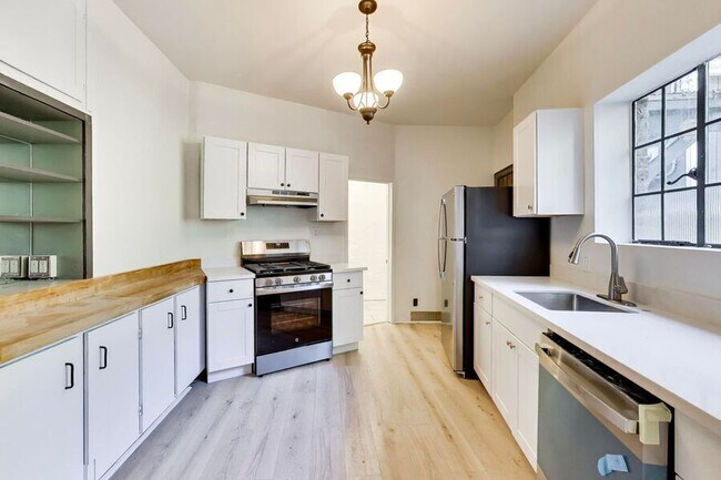 Foto del edificio - 7361 Claremont Ave