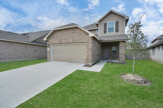 Building Photo - 15822 Kinlough Dr