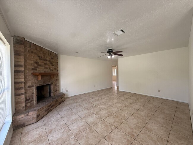 Foto del edificio - 4223 Steep Rock Dr