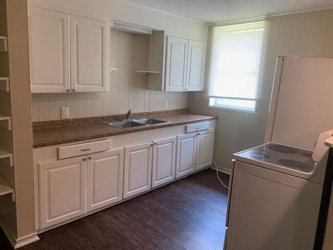 Foto del edificio - 3B/1B Home Available off of Nelson Rd-Sect...