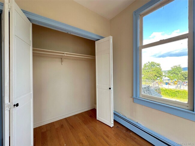 Building Photo - 240 Grand St