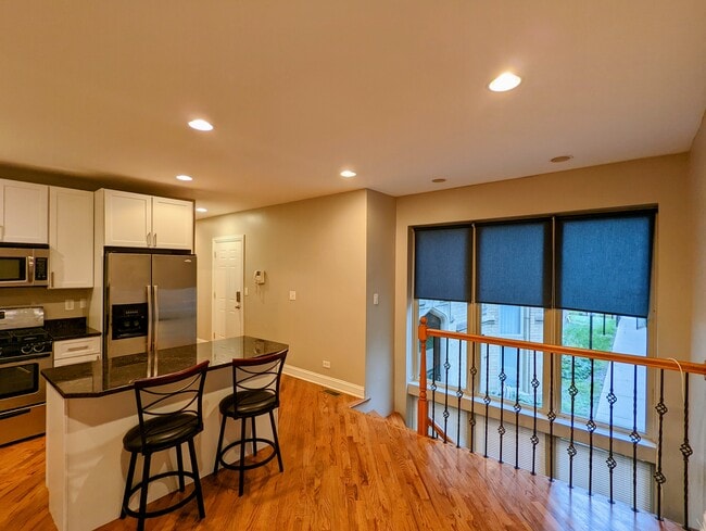 Foto del edificio - 2619 N Harding Ave