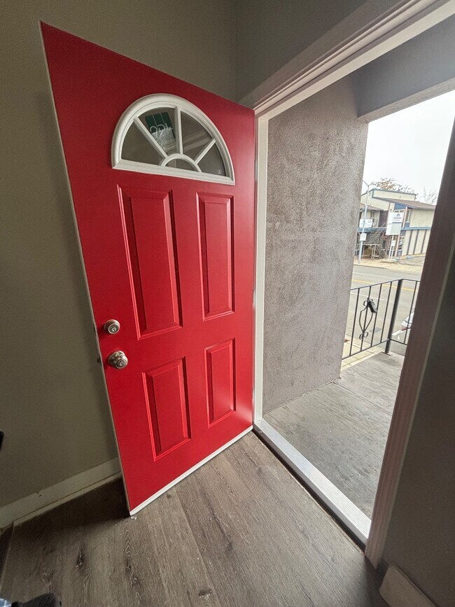 Foto del edificio - 616 B St