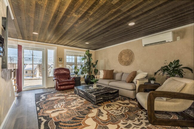 Foto del edificio - 730 Mammoth Rd