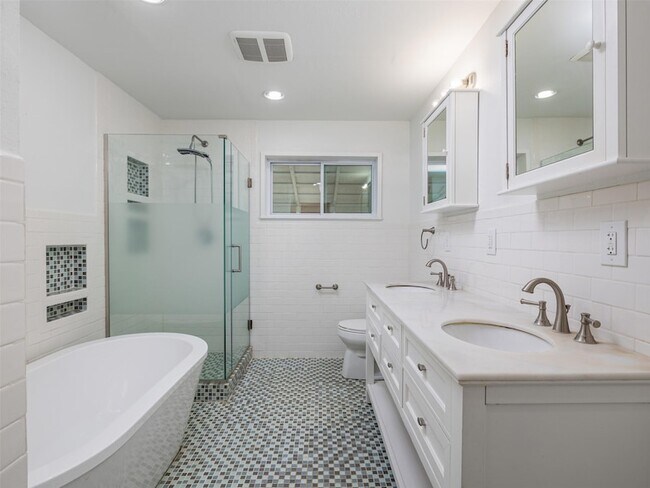 Foto del edificio - 2591 Spring Valley Dr
