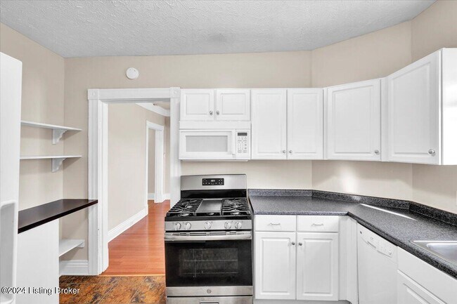 Foto del edificio - 1802 Deerwood Ave