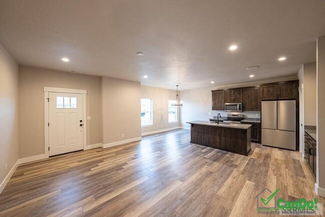 Building Photo - BEAUTIFUL 4 BEDROOM TOWNHOME for rent in A...