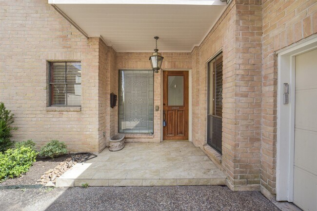 Foto del edificio - 2423 Nantucket Dr