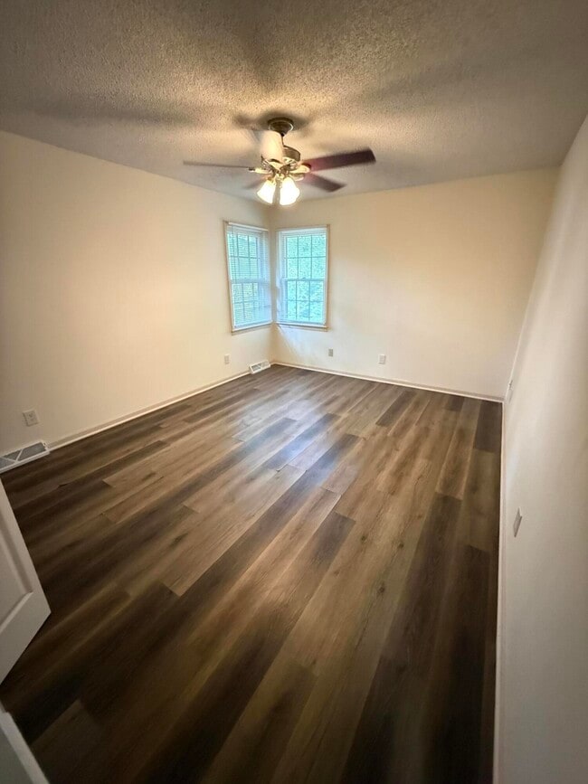 Building Photo - 1309 W Lexington Cir