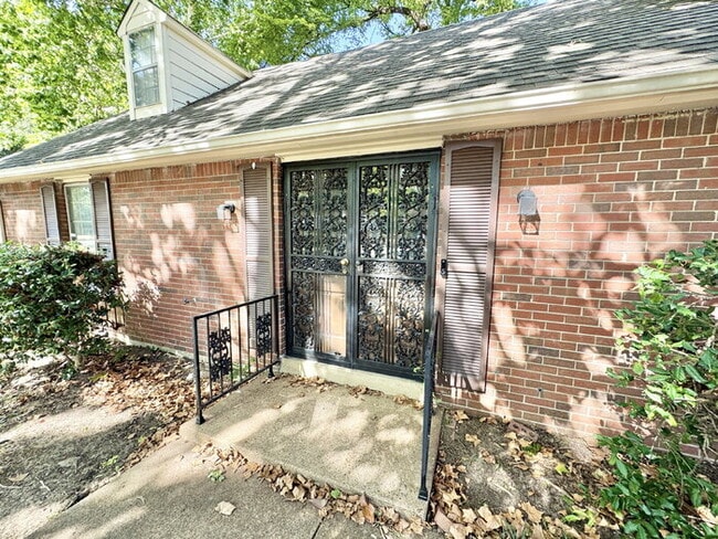 Building Photo - 4936 Leven Rd