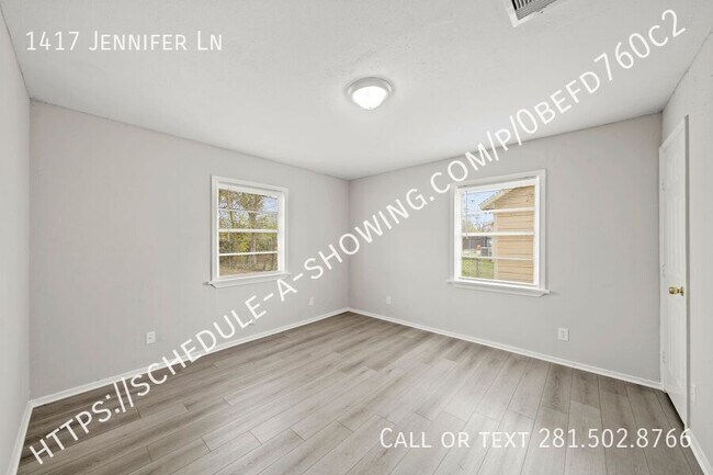 Building Photo - 1417 Jennifer Ln