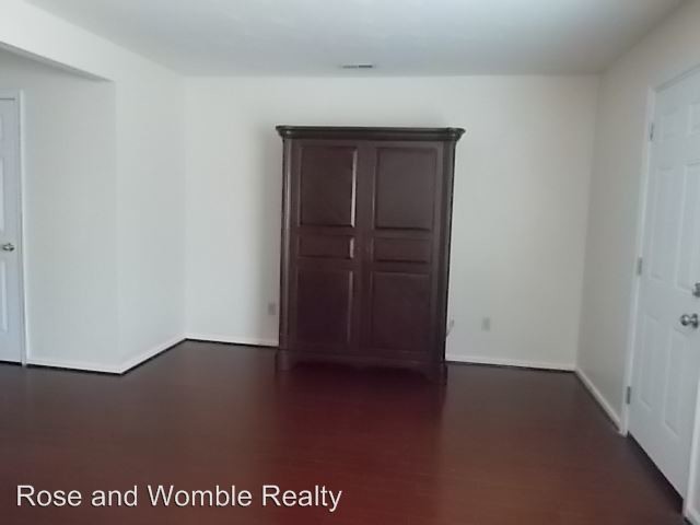 Building Photo - 3 br, 2.5 bath House - 1029 Wolcott Ave.