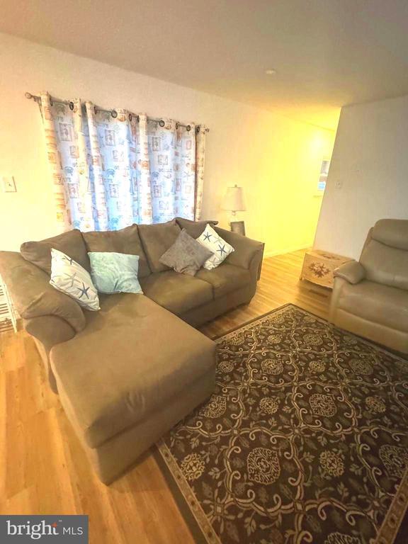 Foto del edificio - 119 Clamshell Rd