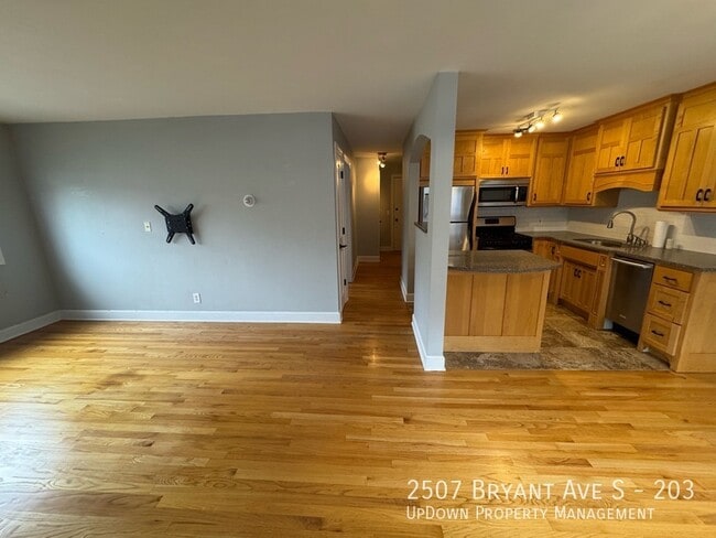 Foto del edificio - 2507 Bryant Ave S