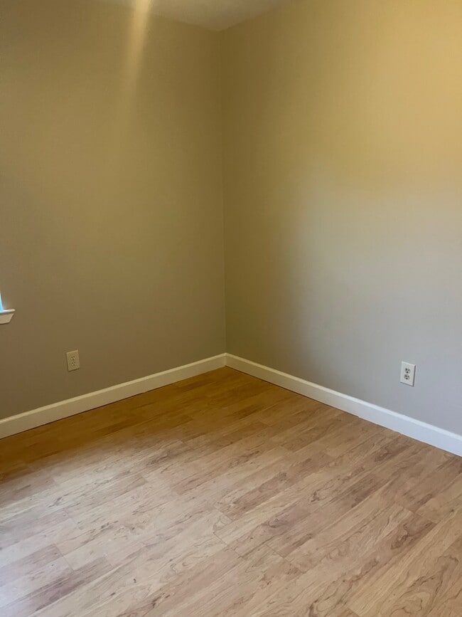 Building Photo - 15601 Waycross Dr