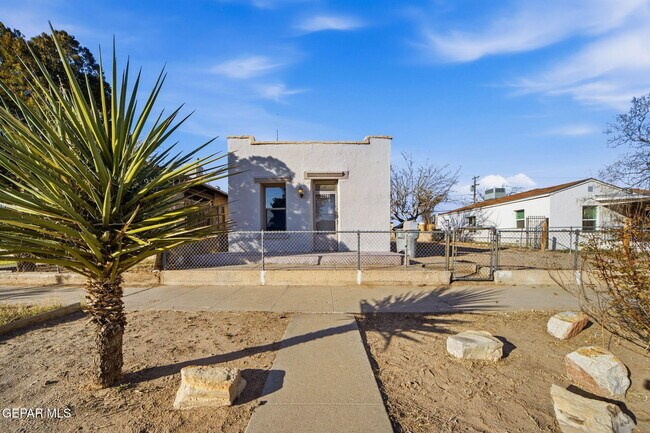 Building Photo - 4009 Tularosa Ave
