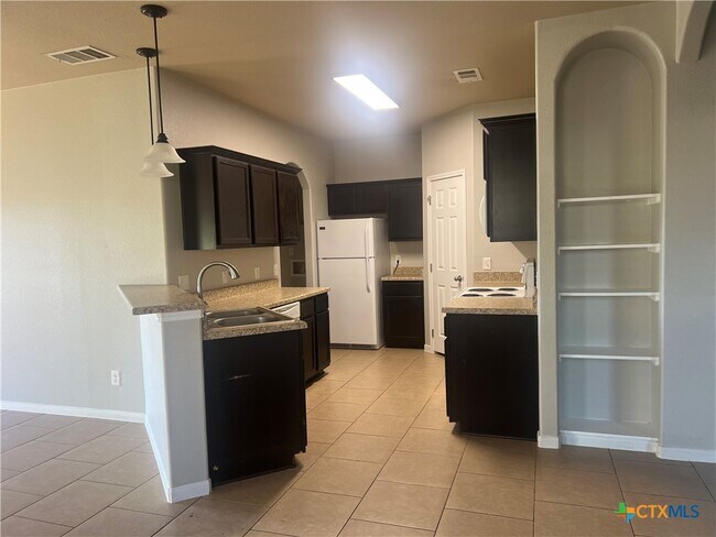 Foto del edificio - 1401 Loyal Ln