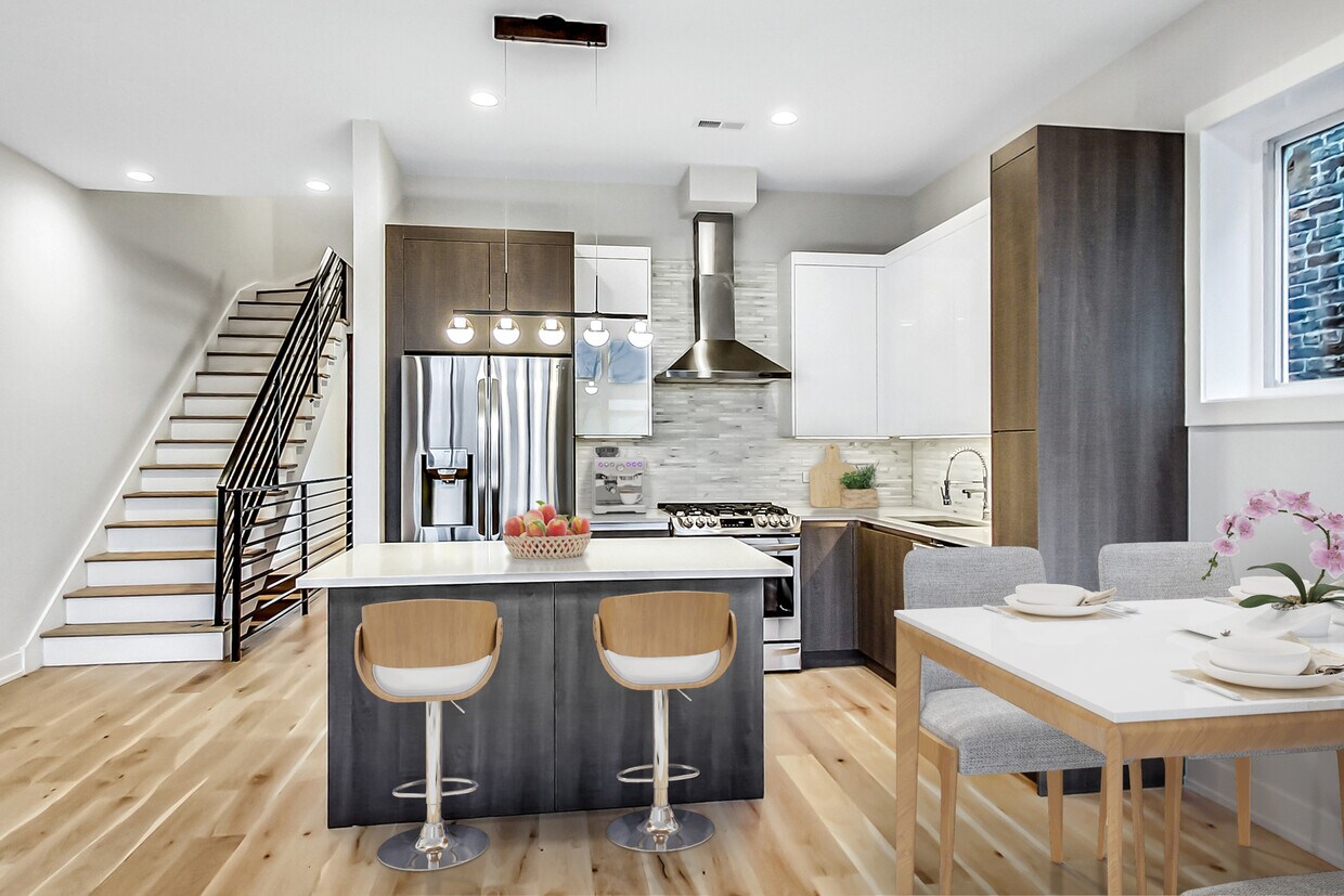 Photo - 1042 S Oakley Blvd (Chicago, IL)