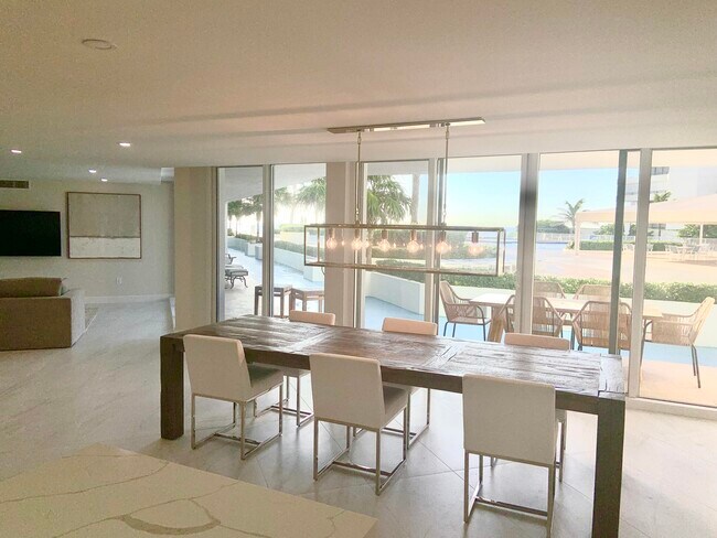 Foto del edificio - 3546 S Ocean Blvd