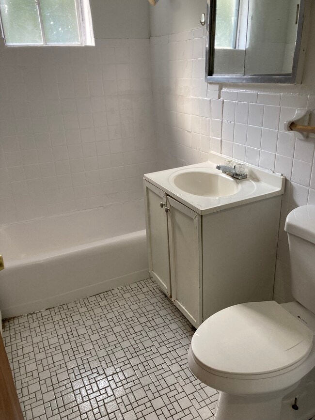 Building Photo - 94 W 154th St