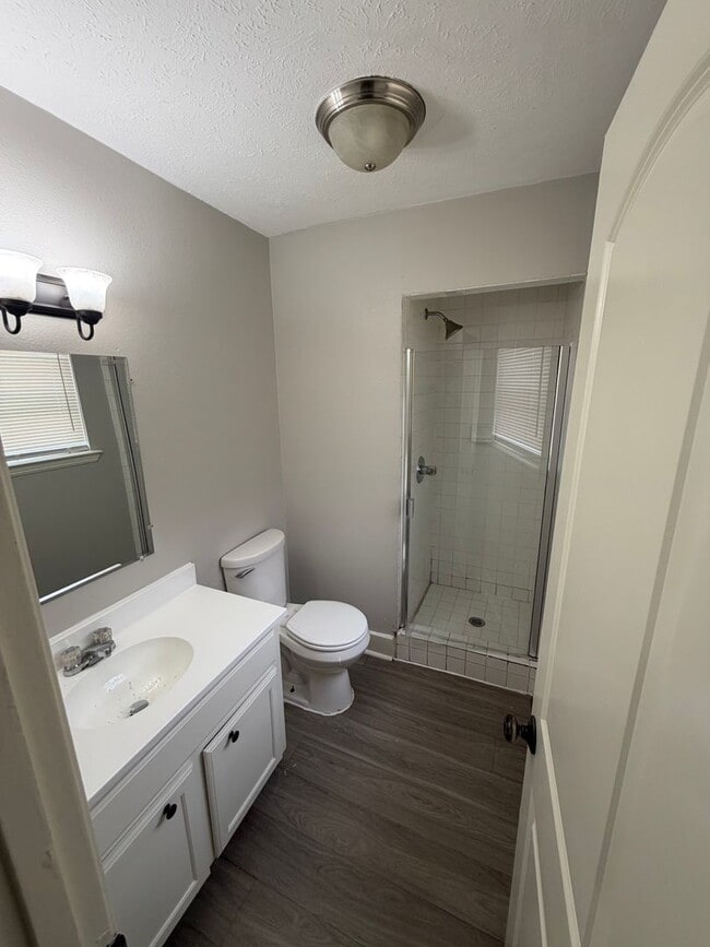 Foto del edificio - 425 Price Dr