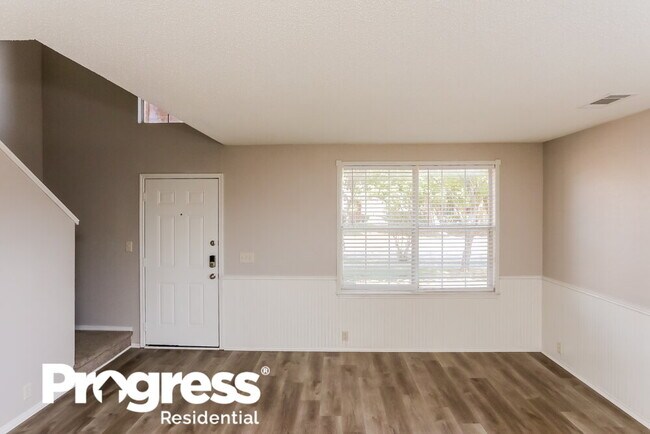 Foto del edificio - 1522 Clemson Dr