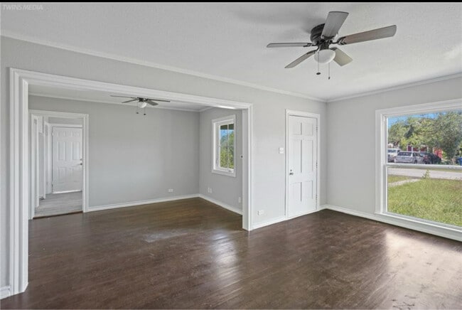Building Photo - 1367 Normandy Dr