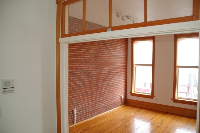 Building Photo - 4738 Lorain Ave