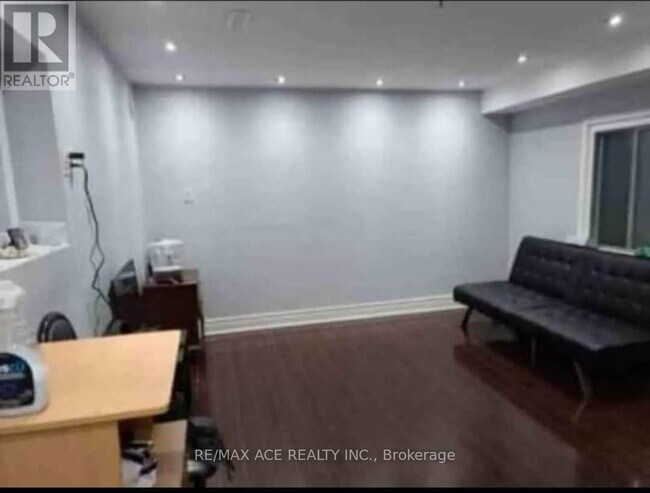 Photo du bâtiment - 1198 Prestonwood Crescent