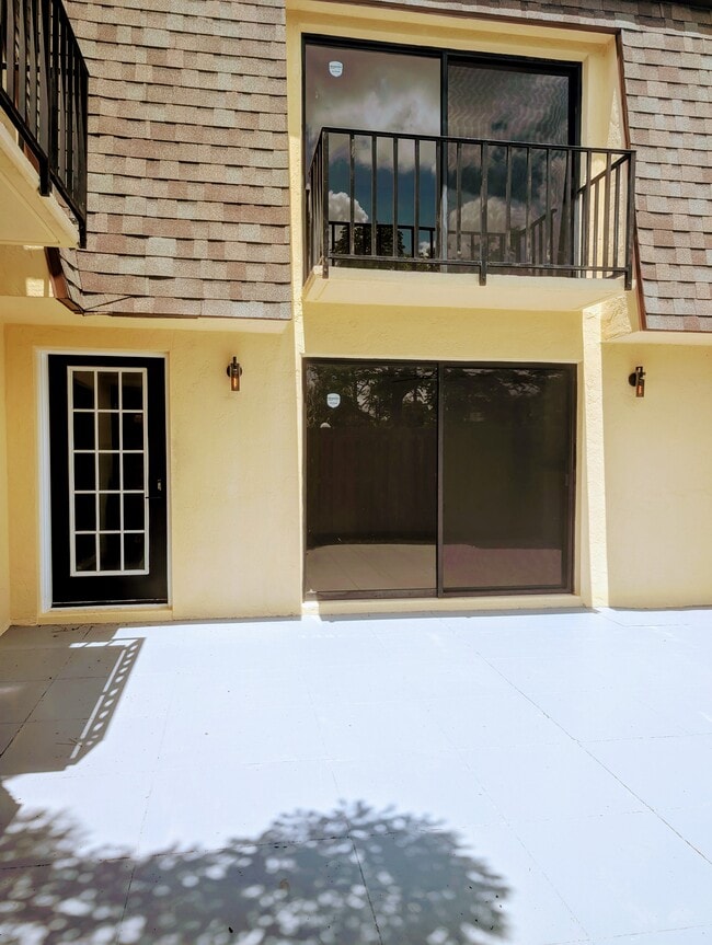 Building Photo - 5572 Malt Dr