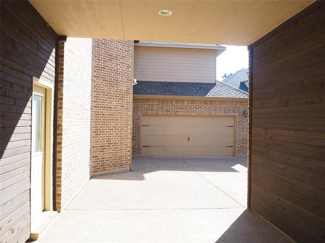 Building Photo - 2704 Chapel Springs Dr