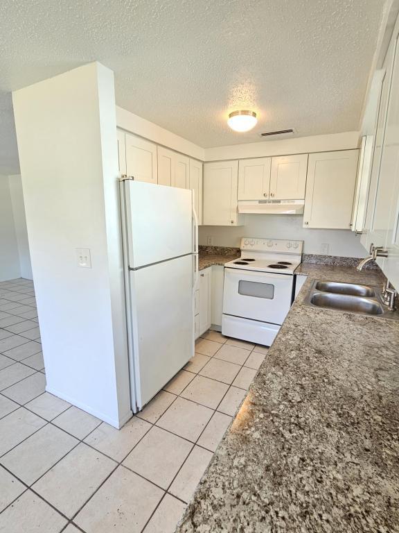 Foto del edificio - 914 67th Ave W