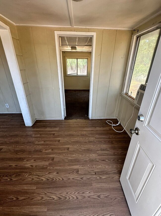 Building Photo - 3bd/ 1ba Moreno Valley Home + 2 CAR GARAGE