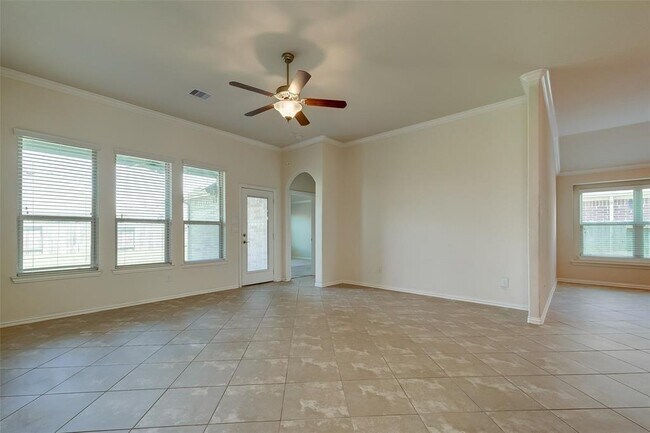 Building Photo - 6907 Lantern Hill Ln