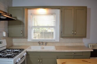 Building Photo - 104 S Beauregard St