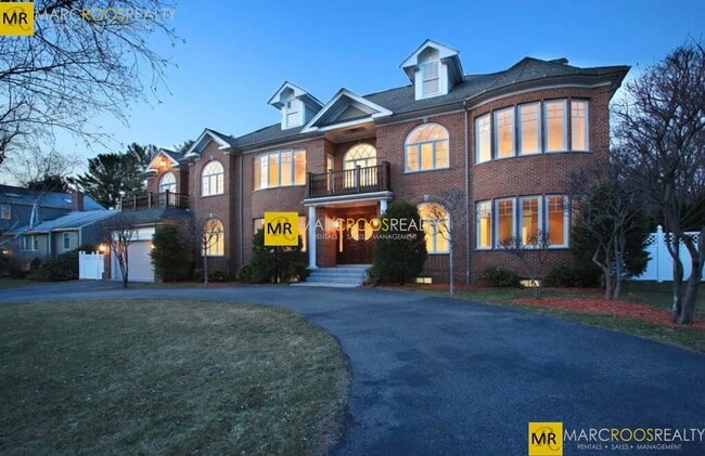 Building Photo - 75 Woodfall Rd