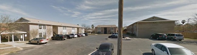 Building Photo - 820 N Bibb Ave