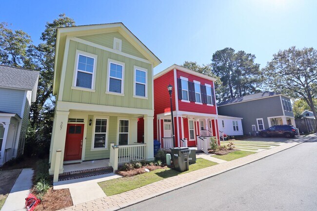 Building Photo - 2 bedroom/2.5 bath home in West Columbia.